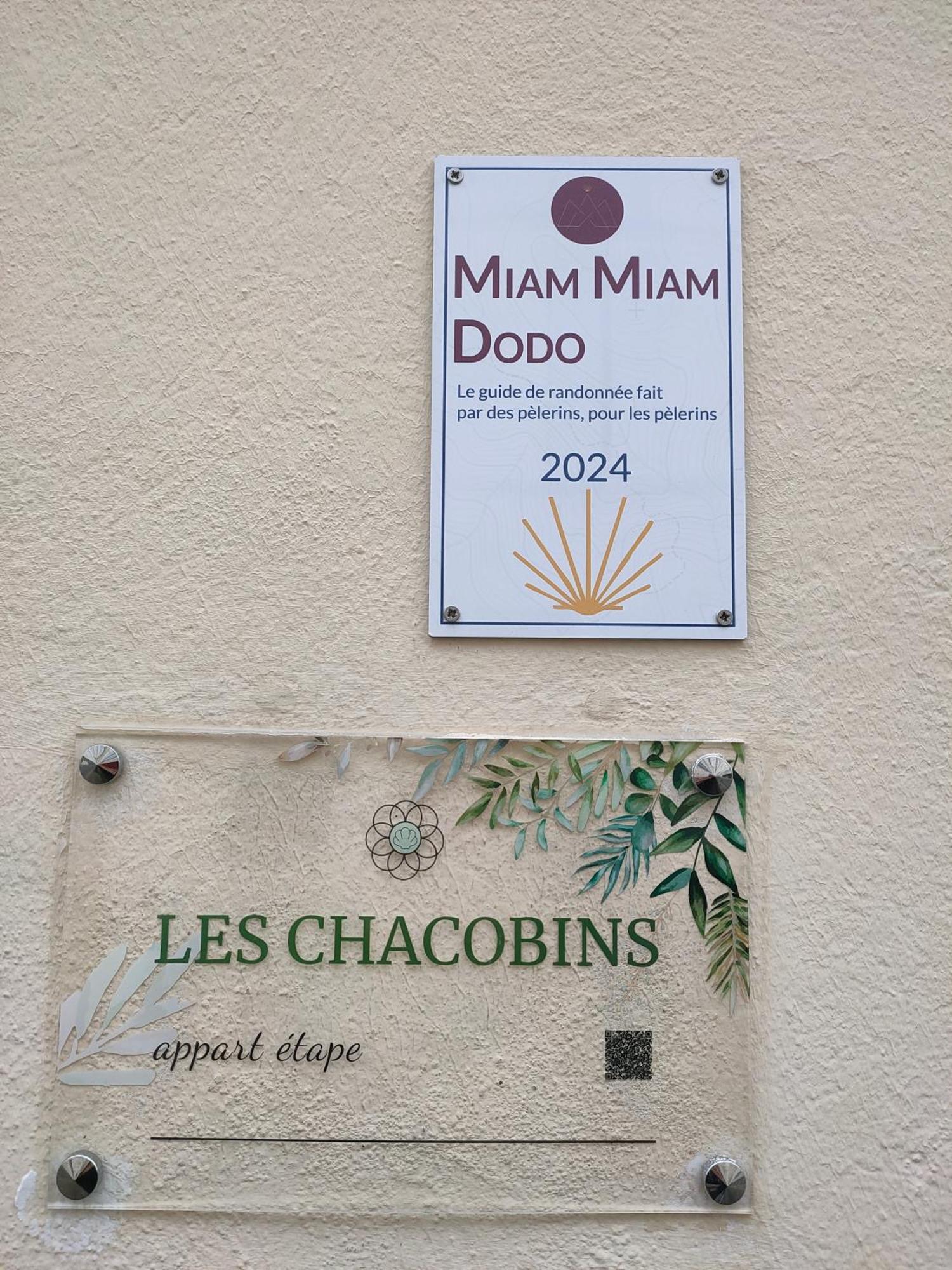 "Les Chacobins" - Appart'Etape Avec Garage Velos La Réole Rum bild